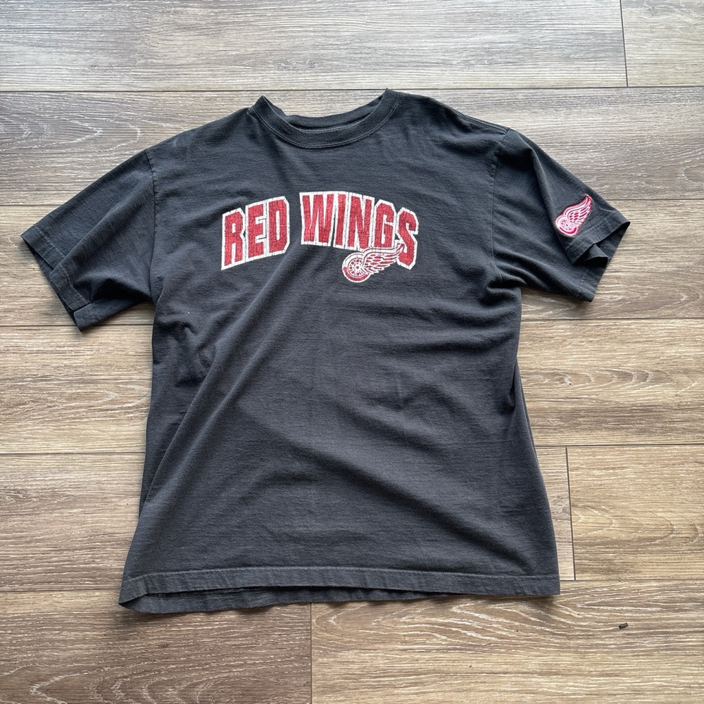 NHL Black and Red Detroit Red Wings Short Sleeve Tee